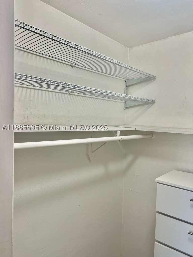 2 bedroom Condominium at 1300 W 53rd St 18, Westland Plaza Gardens Co, Hialeah — photo 2