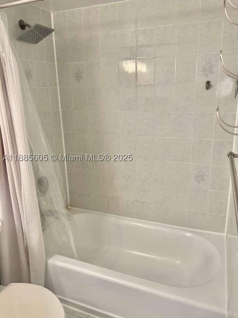 2 bedroom Condominium at 1300 W 53rd St 18, Westland Plaza Gardens Co, Hialeah — photo 4