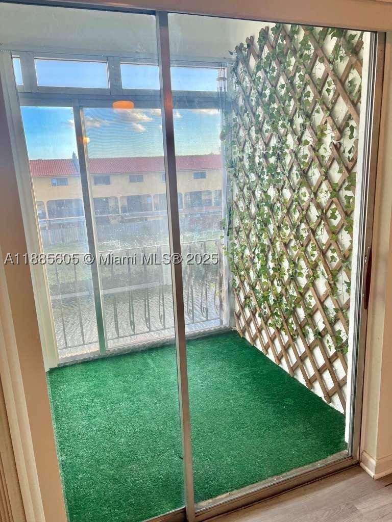 2 bedroom Condominium at 1300 W 53rd St 18, Westland Plaza Gardens Co, Hialeah — photo 5