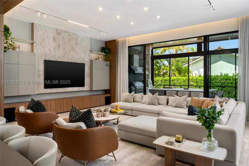 7 bedroom SingleFamilyResidence at 13120 Old Cutler Rd, Old Cutler Point, Pinecrest — photo 4