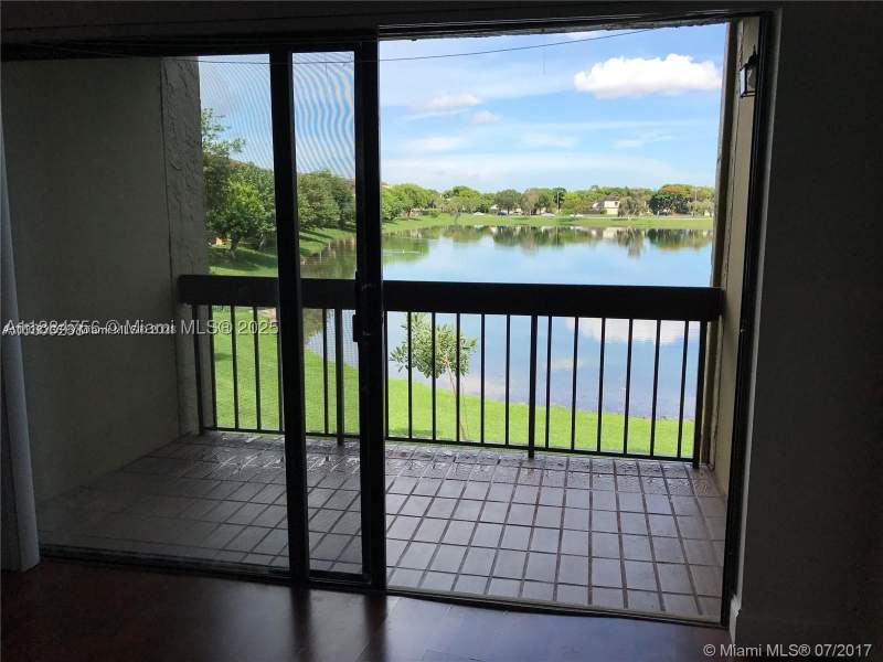 2 bedroom Condominium at 10288 NW 9th St Cir 205, Indian Lk Village Phase 1, Miami — photo 2