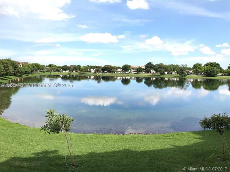 2 bedroom Condominium at 10288 NW 9th St Cir 205, Indian Lk Village Phase 1, Miami — photo 3