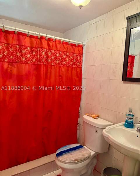 19611 NW 47th Ave, Miami Gardens FL - photo 8 of 21