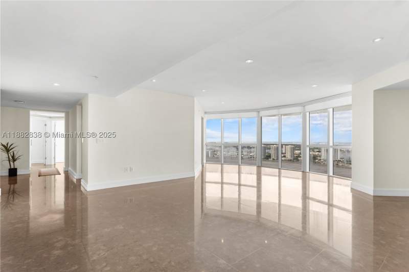 3 bedroom Condominium at 18201 Collins Ave 5301, Trump Royale Condo, Sunny Isles Beach — photo 3