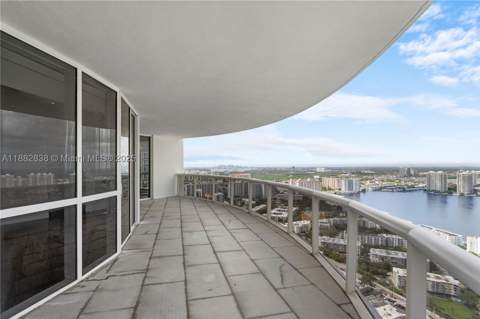 18201 Collins Ave 5301, Sunny Isles Beach FL - photo 7 of 47