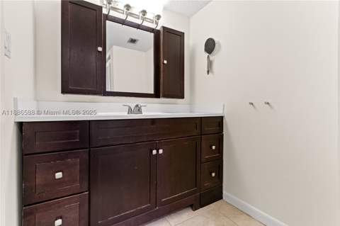 2625 Collins Ave 608, Miami Beach FL - photo 10 of 30