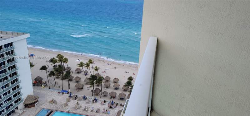 2 bedroom Condominium at 16699 Collins Ave 1806, La Perla Condo, Sunny Isles Beach — photo 2