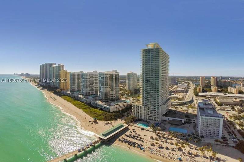 2 bedroom Condominium at 16699 Collins Ave 1806, La Perla Condo, Sunny Isles Beach — photo 3