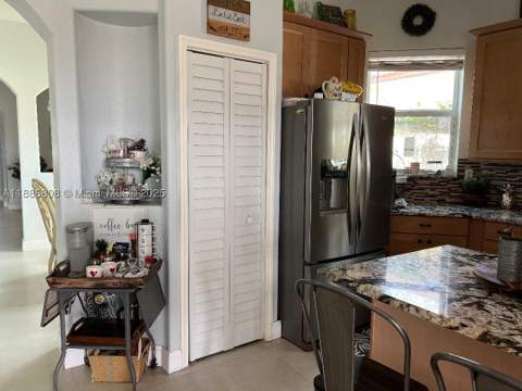 18247 NW 88th Pl, Hialeah FL - photo 14 of 45