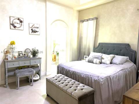 18247 NW 88th Pl, Hialeah FL - photo 18 of 45
