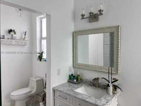 18247 NW 88th Pl, Hialeah FL - photo 23 of 45