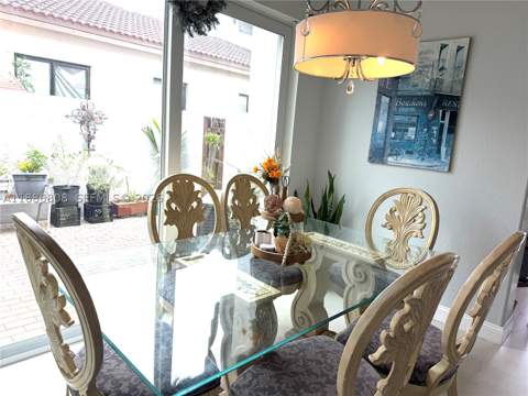 18247 NW 88th Pl, Hialeah FL - photo 9 of 45