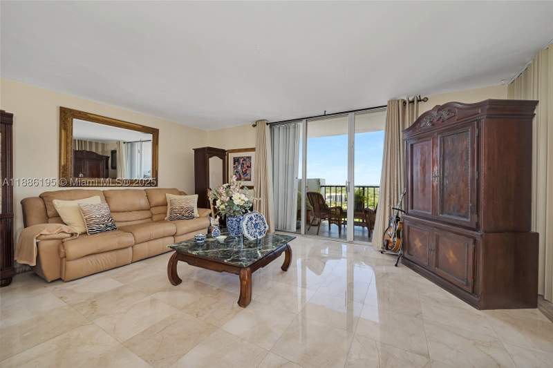 2 bedroom Condominium at 2750 NE 183rd St 2204, Commodore Plaza Condo, Aventura — photo 4