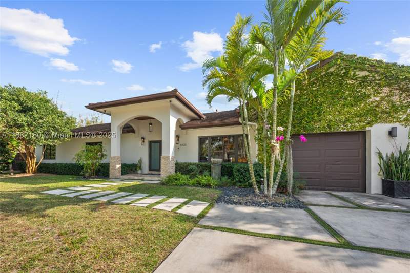 3 bedroom SingleFamilyResidence at 6420 SW 63rd Ter, Twin Lake Manor Sub, South Miami — photo 3