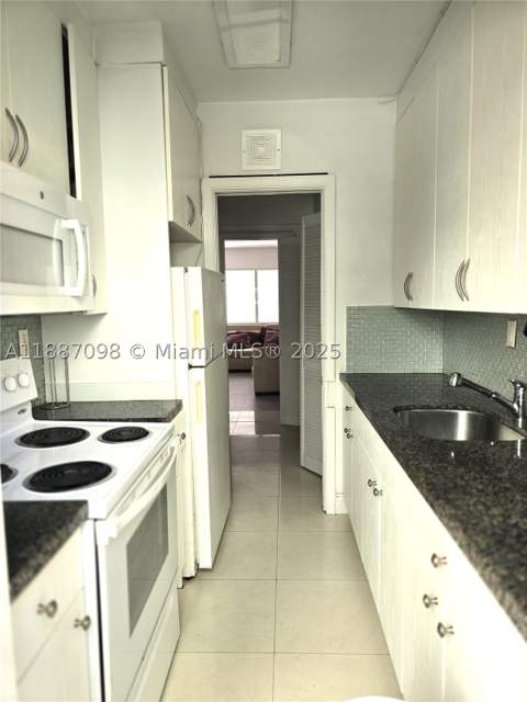 835 Meridian Ave 4, Miami Beach FL - photo 10 of 12