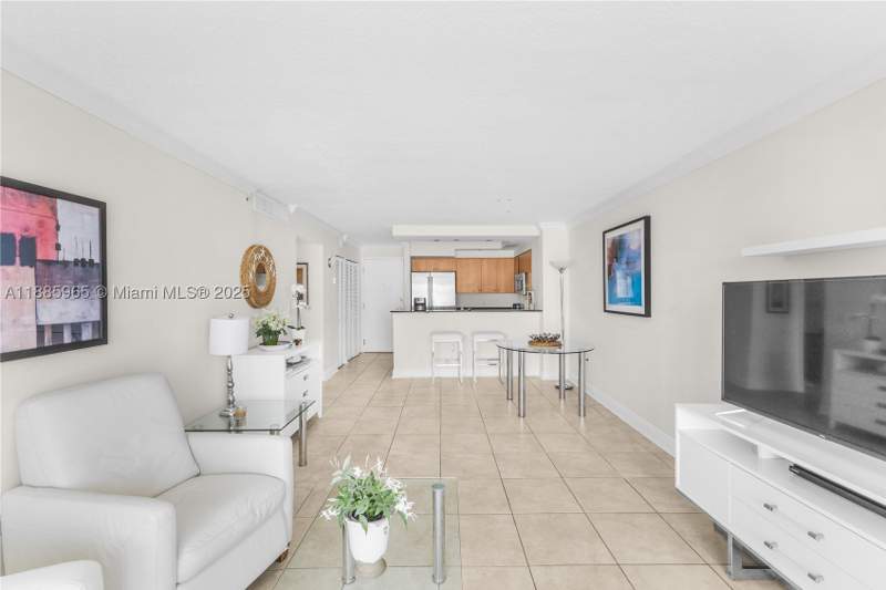 2 bedroom Condominium at 6917 Collins Ave 1505, The Collins Condo, Miami Beach — photo 4