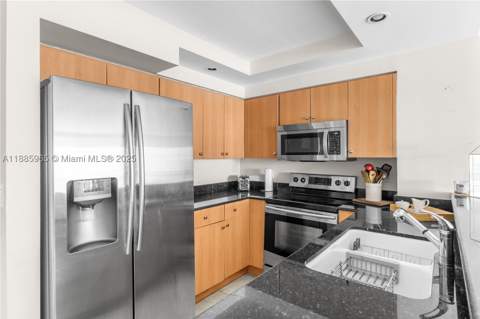 6917 Collins Ave 1505, Miami Beach FL - photo 7 of 40