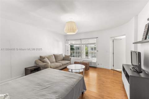 1241 14th St 9, Miami Beach FL - photo 9 of 19