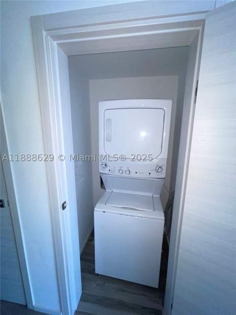 801 S Miami Ave 3304, Miami FL - photo 17 of 38