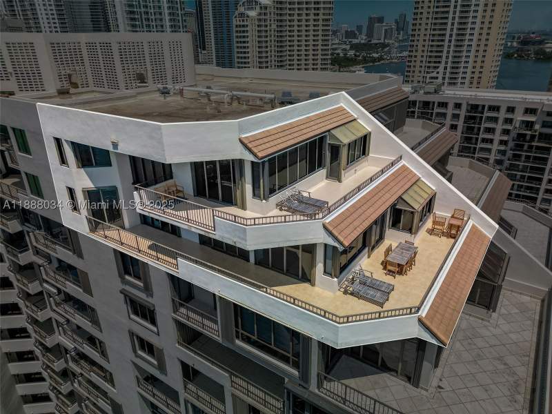 3 bedroom Condominium at 520 Brickell Key Drive UPH-03, BRICKELL KEY ONE CONDO, Miami — photo 2