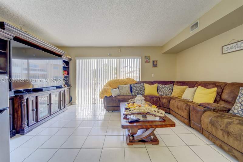2 bedroom Condominium at 14915 SW 80th St 205, The Seasons Villas & Thms, Miami — photo 2