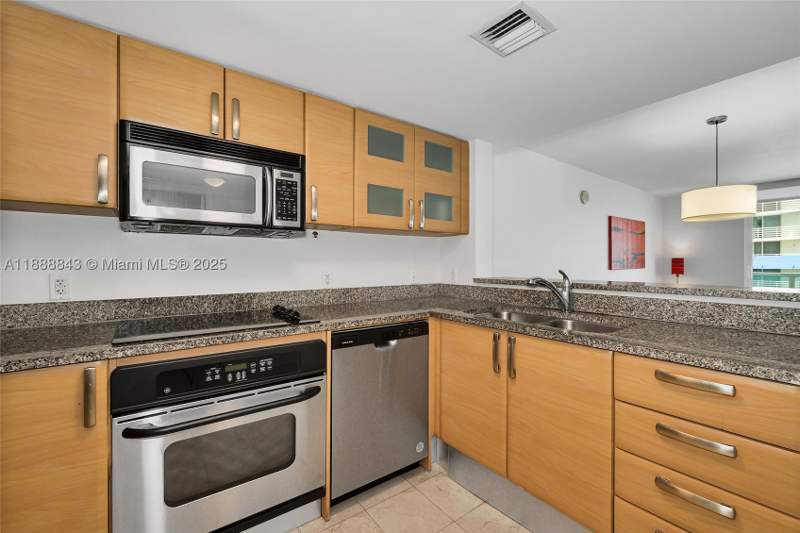 1 bedroom Condominium at 2101 Brickell Avenue 905, Skyline Condo, Miami — photo 4