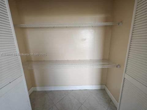 3701 N Country Club Dr 705, Aventura FL - photo 7 of 11