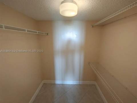 3701 N Country Club Dr 705, Aventura FL - photo 8 of 11