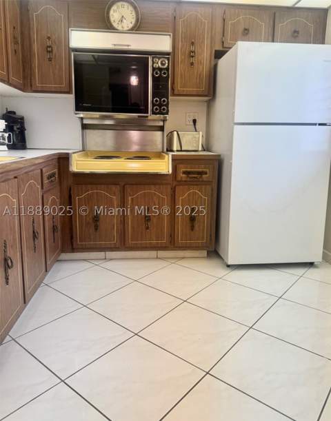 3600 NE 170 St. Apt.D.303, North Miami Beach FL - photo 12 of 25