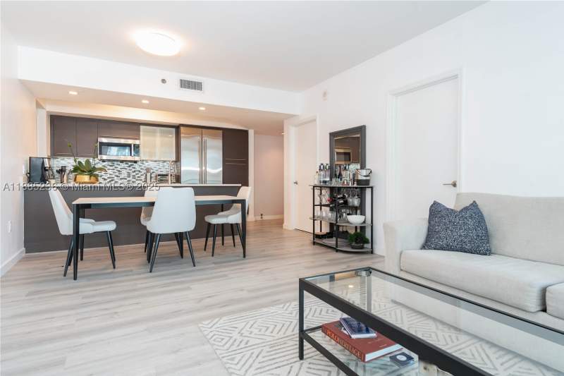 2 bedroom Condominium at 55 SE 6th St 3403, 500 Brickell West Condo, Miami — photo 2