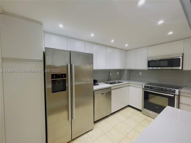 2 bedroom Condominium at 2000 Towerside 309, Towers Of Quayside Condo, Miami — photo 2