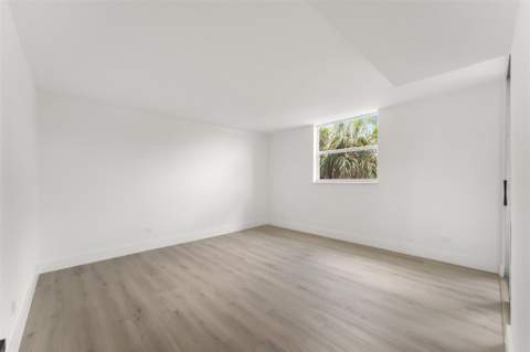 441 NE 195th Street 302, Miami FL - photo 10 of 30