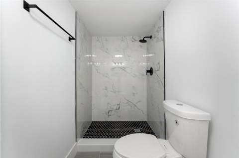 441 NE 195th Street 302, Miami FL - photo 14 of 30