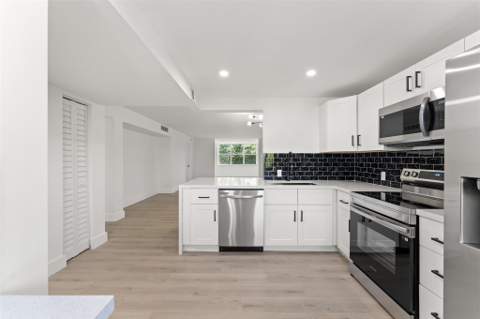 441 NE 195th Street 302, Miami FL - photo 8 of 30