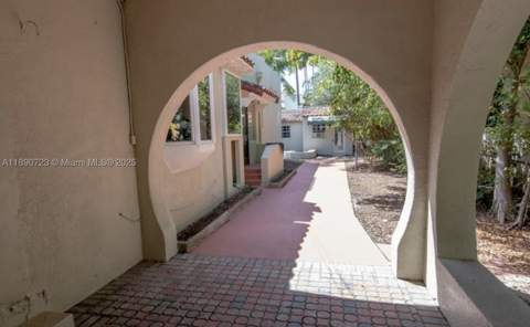 3050 Alton Rd, Miami Beach FL - photo 6 of 41
