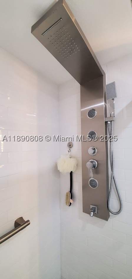 1351 NE Miami Gardens Dr 202E, Miami FL - photo 14 of 19