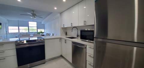 1351 NE Miami Gardens Dr 202E, Miami FL - photo 7 of 19