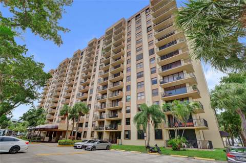 1470 NE 123rd St A1213, North Miami FL - photo 10 of 40