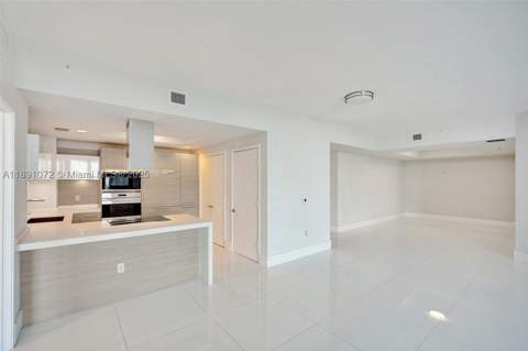 17301 Biscayne Blvd 708, North Miami Beach FL - photo 6 of 43