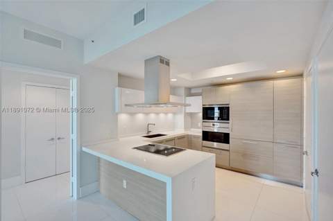 17301 Biscayne Blvd 708, North Miami Beach FL - photo 7 of 43