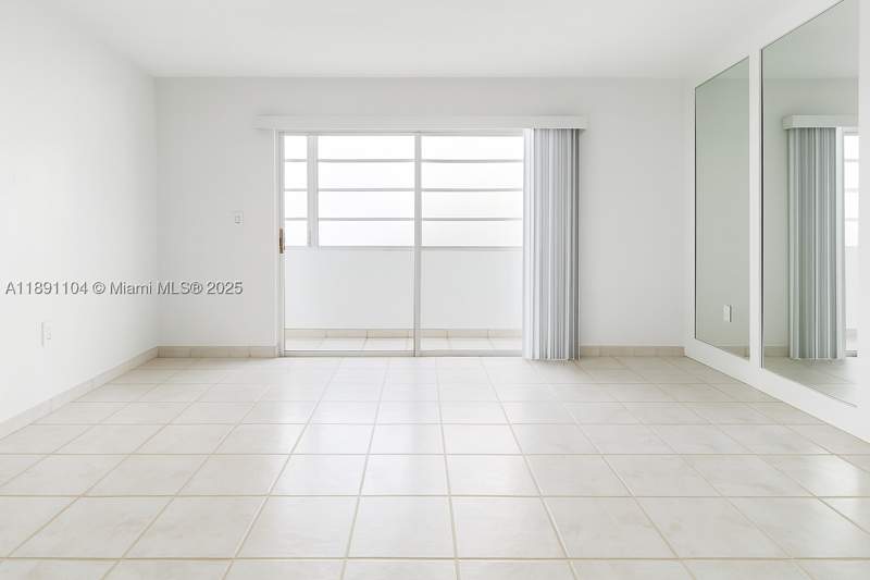1 bedroom Condominium at 1662 Lincoln Ct 402, Belleview Sub - A Resub, Miami Beach — photo 2