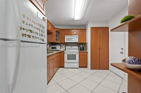 1800 W 54th St 109, Hialeah FL - photo 8 of 25