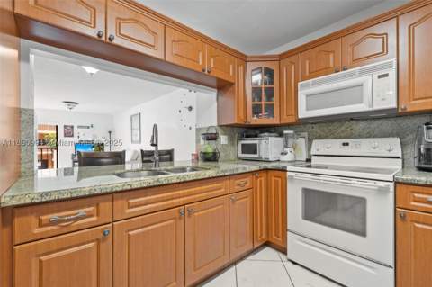 1800 W 54th St 109, Hialeah FL - photo 9 of 25
