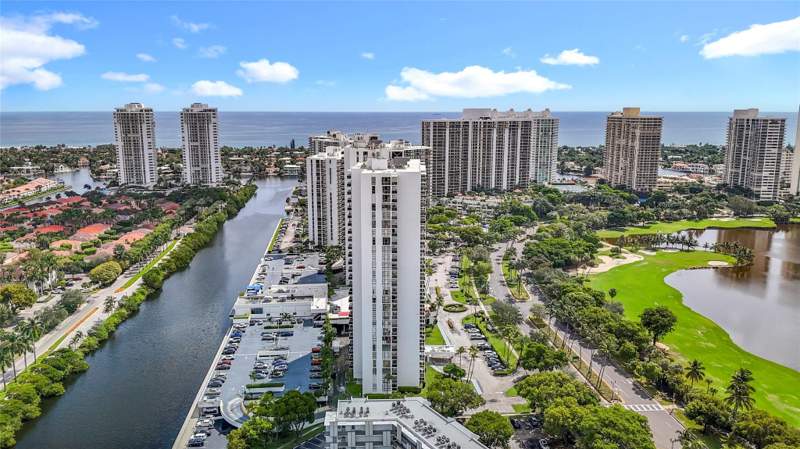 2 bedroom Condominium at 3625 N Country Club Drive 1204, El Dorado Towers, Aventura — photo 4
