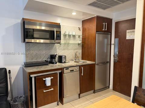 1036 Ocean Dr B309, Miami Beach FL - photo 7 of 13