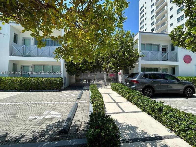 2 bedroom Condominium at 1816 Meridian Ave 18, 1818 Meridian House Condo, Miami Beach — photo 2