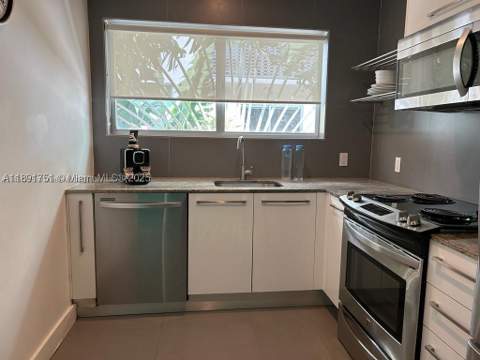 1816 Meridian Ave 18, Miami Beach FL - photo 7 of 19