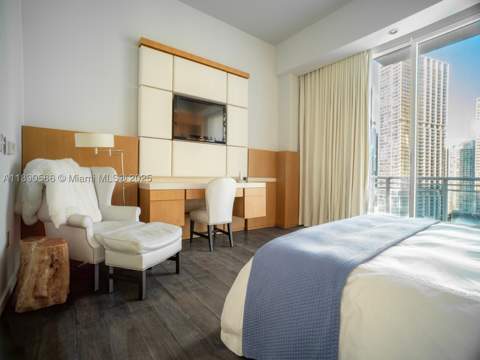 900 Brickell Key Blvd 2204, Miami FL - photo 12 of 40