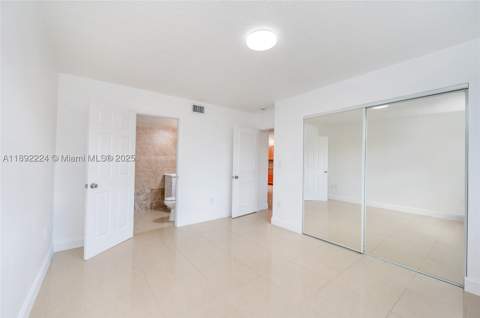 2775 W 61st Pl 207, Hialeah FL - photo 18 of 26