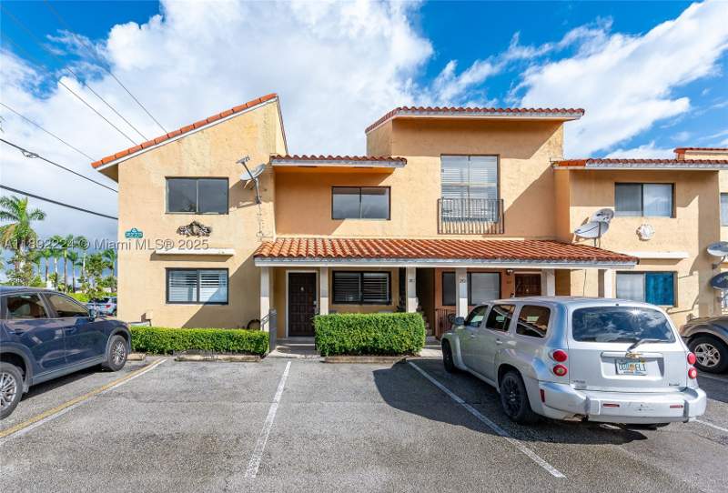 2 bedroom Condominium at 2775 W 61st Pl 207, Residencial El Prado Cond, Hialeah — photo 2